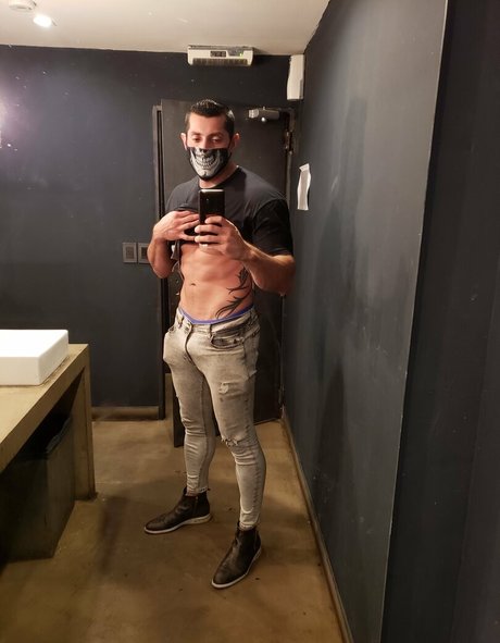 Foto desnuda filtrada de OnlyFans de Eliseoantoniofree