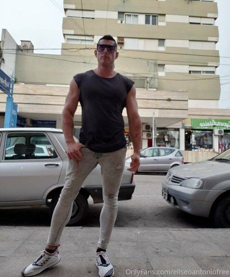 Foto desnuda filtrada de OnlyFans de Eliseoantoniofree