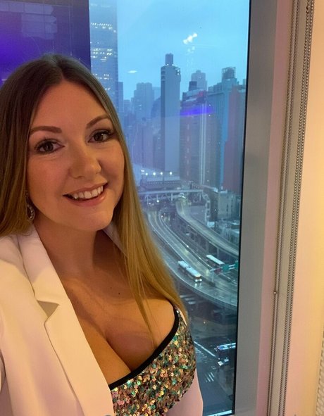 Foto desnuda filtrada de OnlyFans de Katymaughan