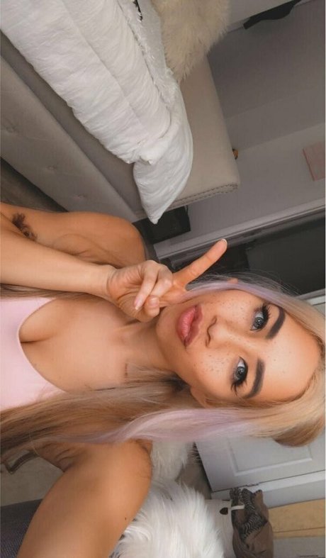 Foto desnuda filtrada de OnlyFans de Roxannesims