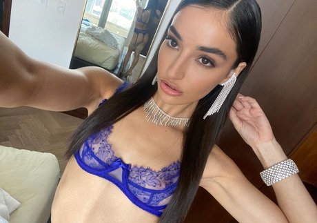 Emilywillisxxx