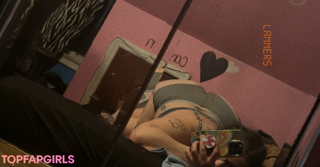 Foto desnuda filtrada de OnlyFans de Lannerswolf #26 Foto desnuda filtrada de OnlyFans de Lannerswolf #26