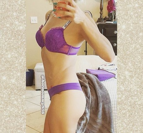 Hotmommy956