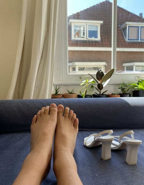 Foto desnuda filtrada de OnlyFans de Simplykimsfeet