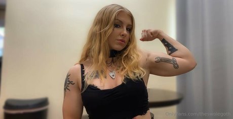 Foto desnuda filtrada de OnlyFans de Theswolegoth