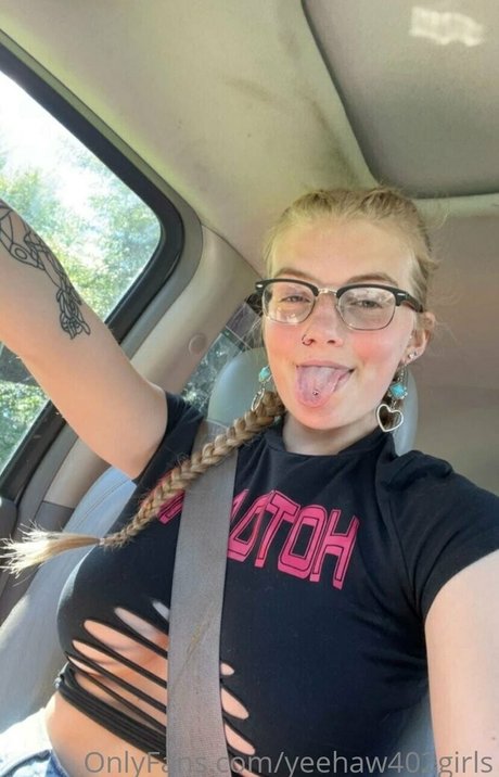 Foto desnuda filtrada de OnlyFans de Yeehaw402girls