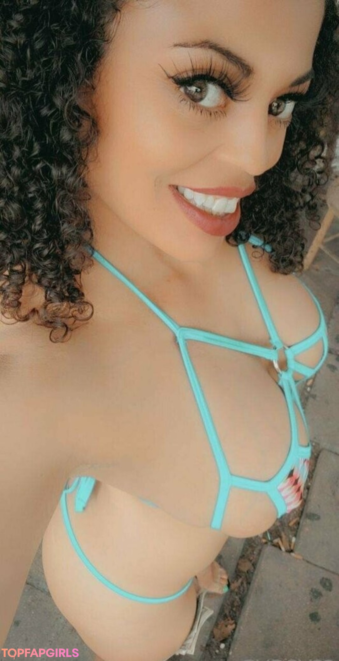 Foto desnuda filtrada de OnlyFans de Aligurlgypsy212 #6 Foto desnuda filtrada de OnlyFans de Aligurlgypsy212 #6