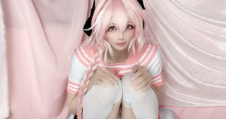 Cosplayers.momodayo