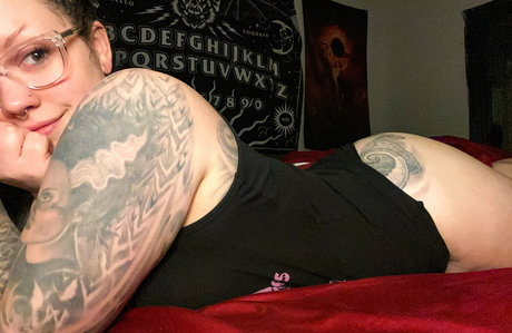Foto desnuda filtrada de OnlyFans de Adellaaddams