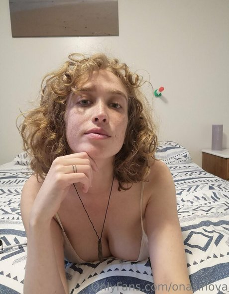 Foto desnuda filtrada de OnlyFans de Onasinova