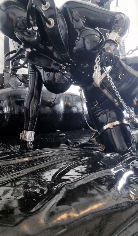 Foto desnuda filtrada de OnlyFans de Rubberdollemma