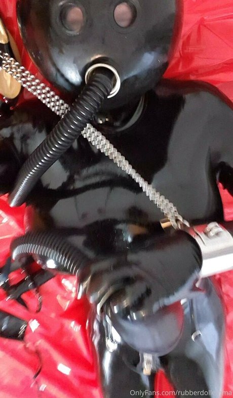 Rubberdollemma