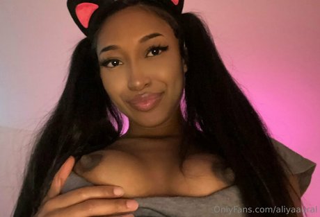 Foto desnuda filtrada de OnlyFans de Aliyaaural