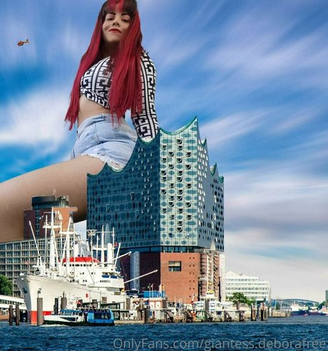 Foto desnuda filtrada de OnlyFans de Giantessdeborafree