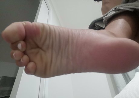 Foto desnuda filtrada de OnlyFans de Sweetfeetnz