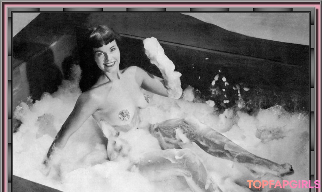 Foto desnuda filtrada de OnlyFans de Bettie Page #308 Foto desnuda filtrada de OnlyFans de Bettie Page #308
