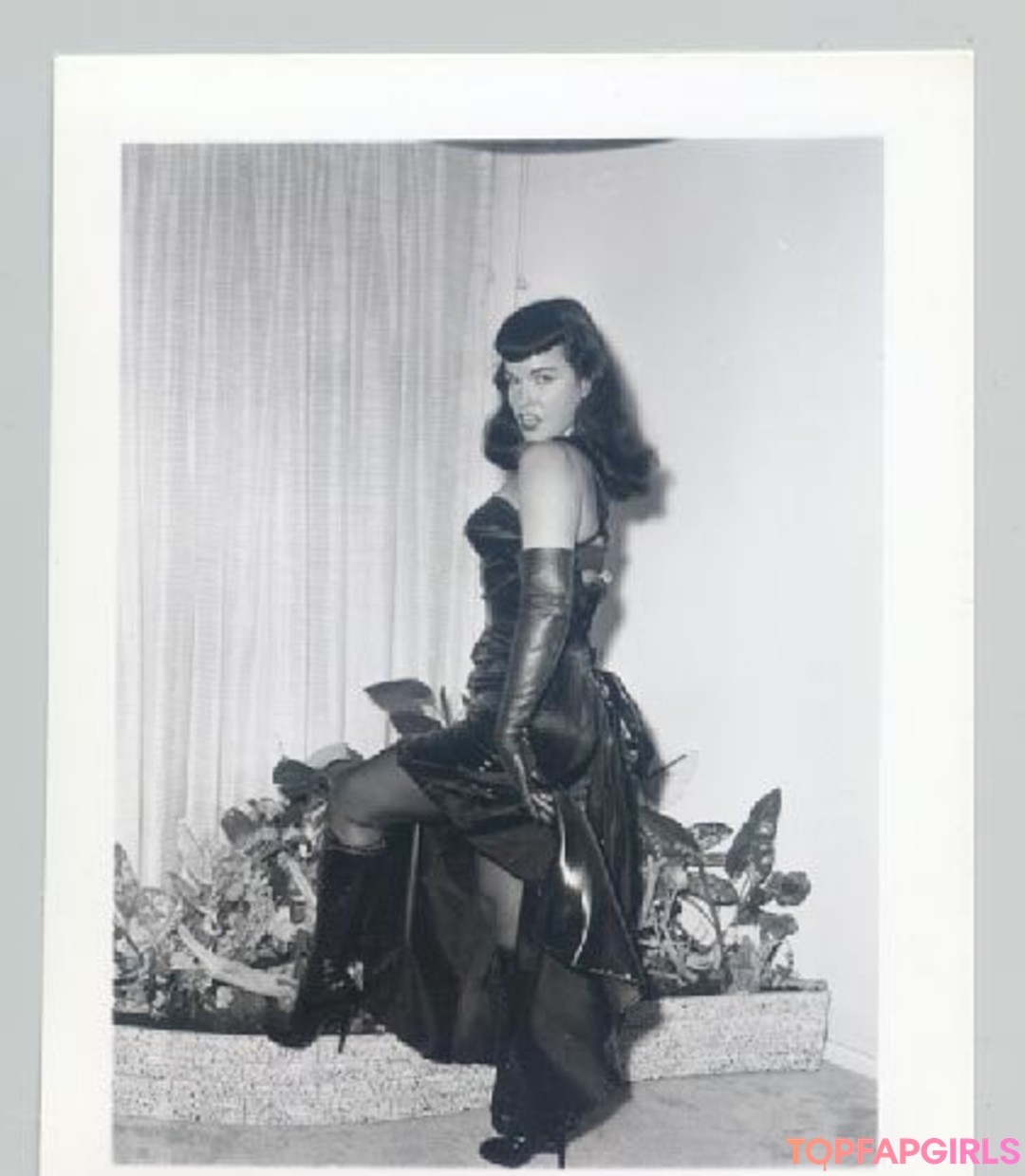 Foto desnuda filtrada de OnlyFans de Bettie Page #49 Foto desnuda filtrada de OnlyFans de Bettie Page #49