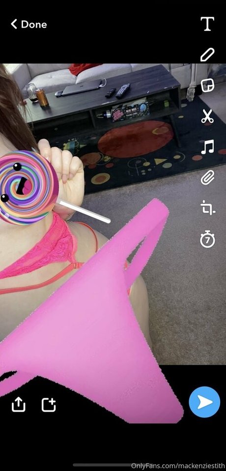 Foto desnuda filtrada de OnlyFans de Mackenziestith