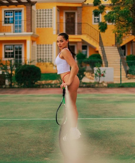 Foto desnuda filtrada de OnlyFans de Clo Lloyd