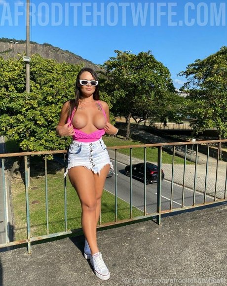 Foto desnuda filtrada de OnlyFans de Ofcafroditerj