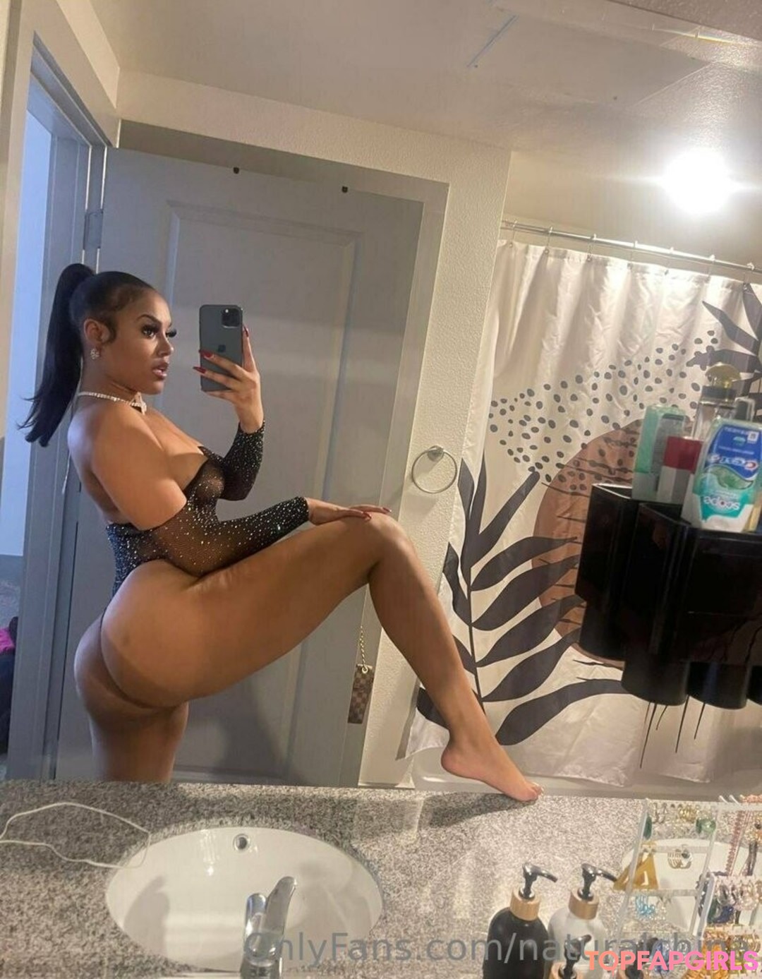 Foto desnuda filtrada de OnlyFans de Bubble Booty #999 Foto desnuda filtrada de OnlyFans de Bubble Booty #999