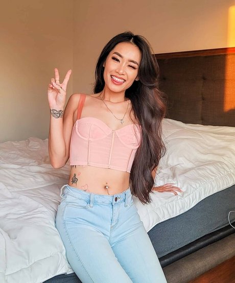 Foto desnuda filtrada de OnlyFans de Elizabeth Tran