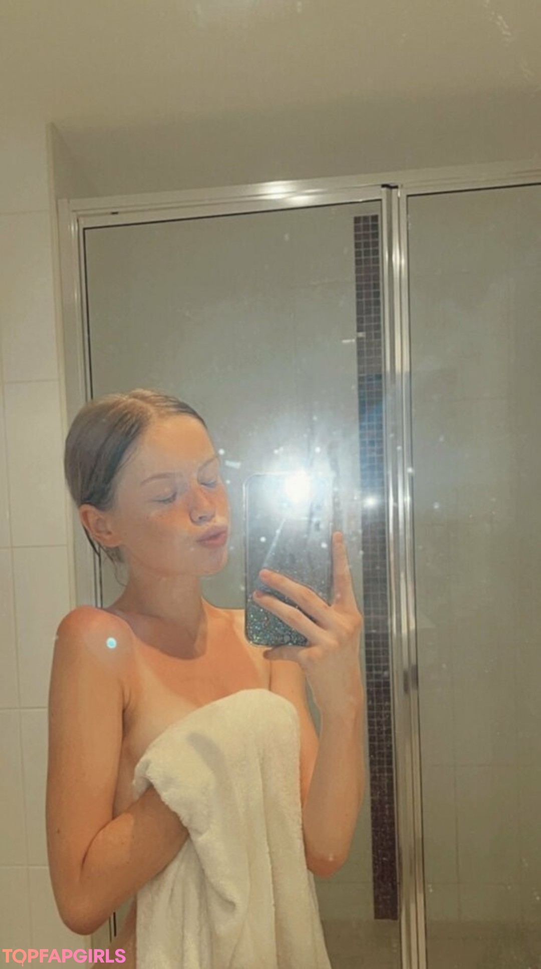 Foto desnuda filtrada de OnlyFans de Onlyfanswmadi #20 Foto desnuda filtrada de OnlyFans de Onlyfanswmadi #20