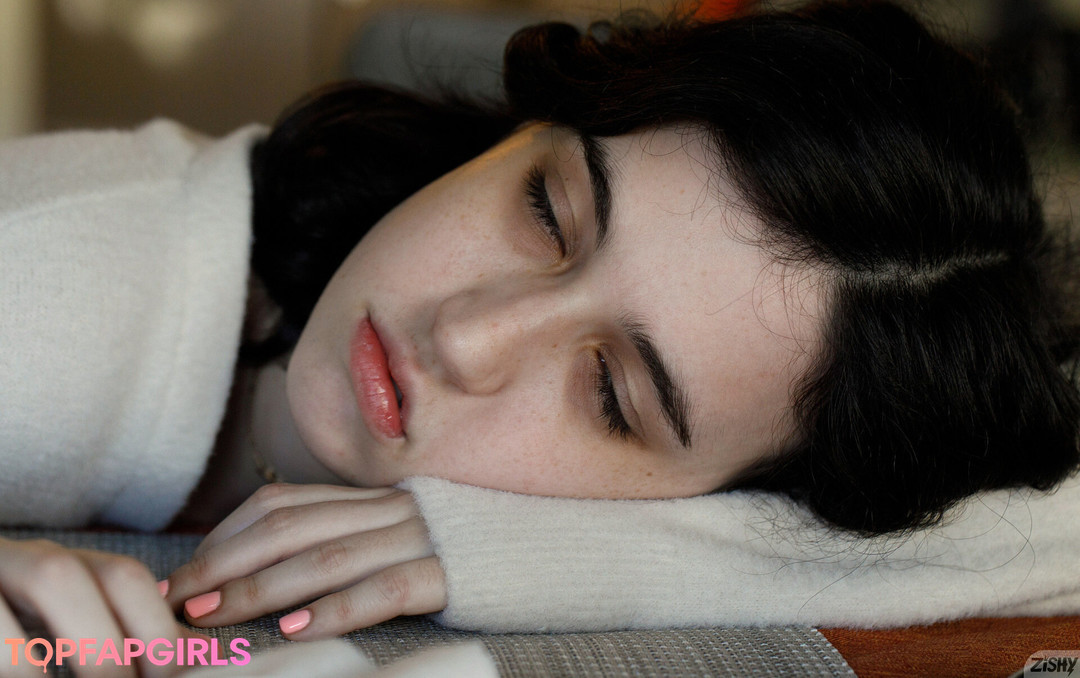 Foto desnuda filtrada de OnlyFans de Giulia Wylde #678 Foto desnuda filtrada de OnlyFans de Giulia Wylde #678