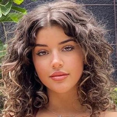 Zoe Gara