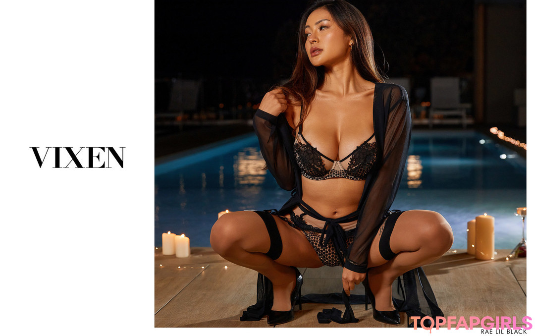 Foto desnuda filtrada de OnlyFans de Raelilblack #268 Foto desnuda filtrada de OnlyFans de Raelilblack #268