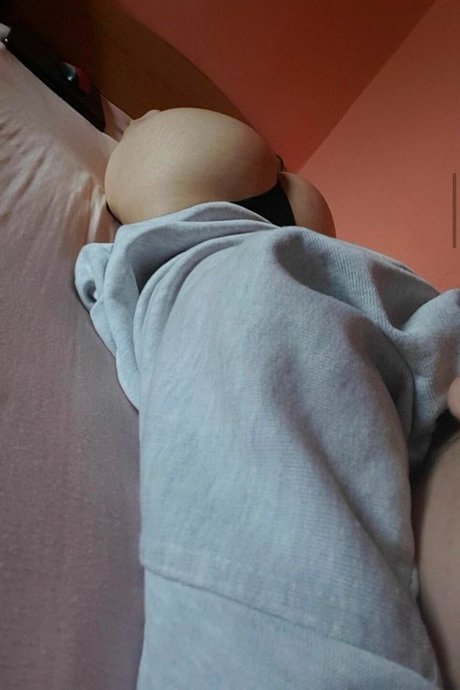 Foto desnuda filtrada de OnlyFans de Madalina Mates