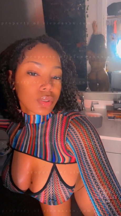 Foto desnuda filtrada de OnlyFans de Ziennaxxx
