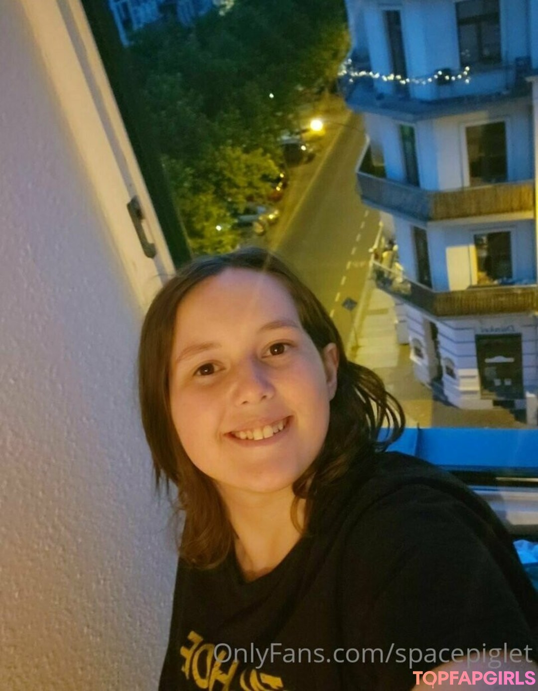 Foto desnuda filtrada de OnlyFans de Spacepiglet #22 Foto desnuda filtrada de OnlyFans de Spacepiglet #22