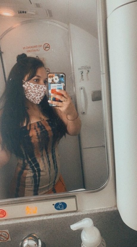 Foto desnuda filtrada de OnlyFans de moneymayluvv