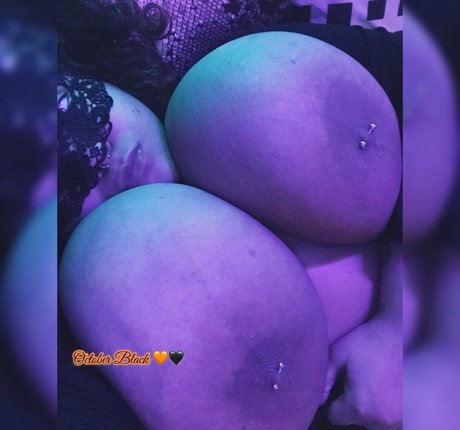 Foto desnuda filtrada de OnlyFans de Octoberblack23