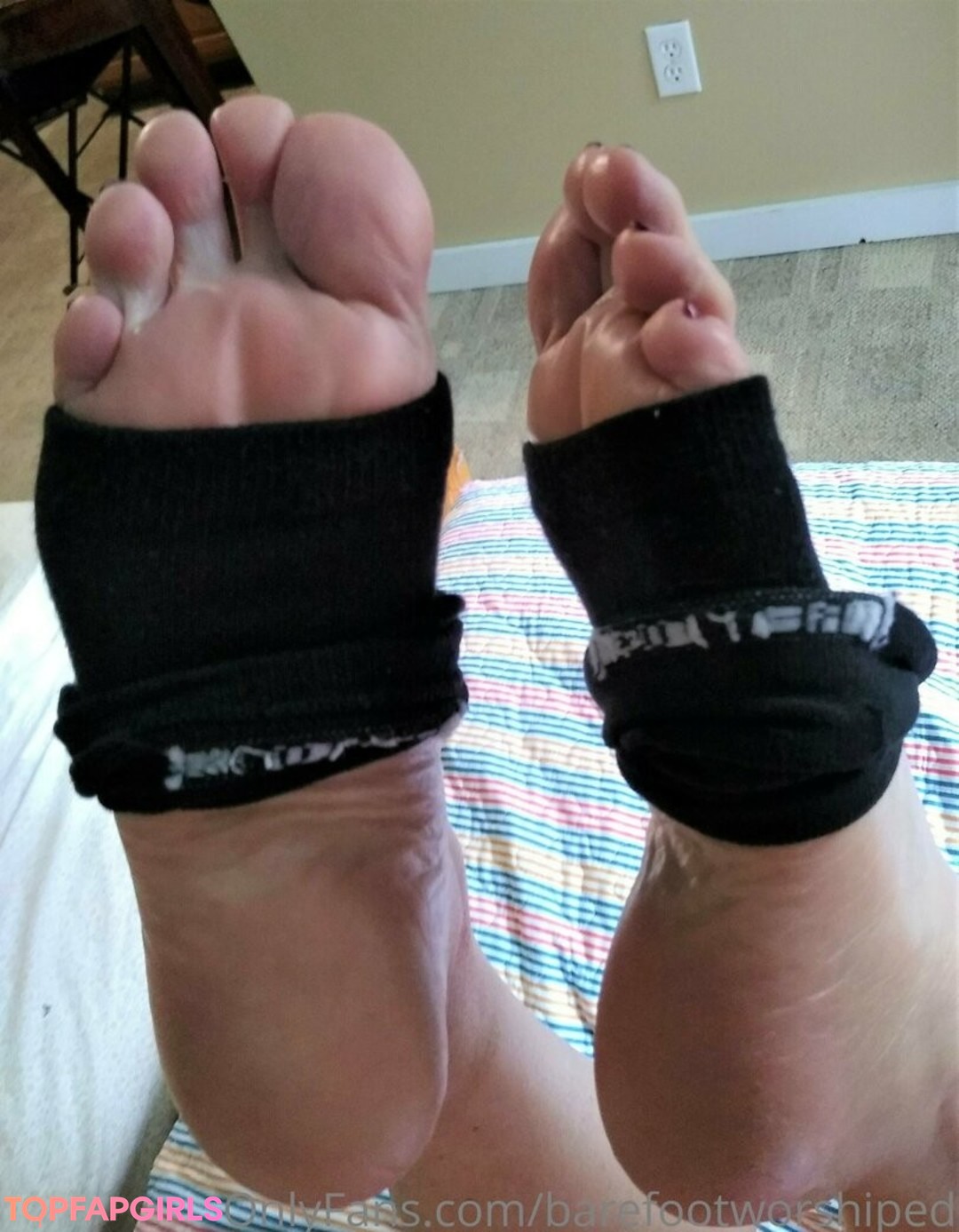 Foto desnuda filtrada de OnlyFans de Barefootworshiped #12 Foto desnuda filtrada de OnlyFans de Barefootworshiped #12
