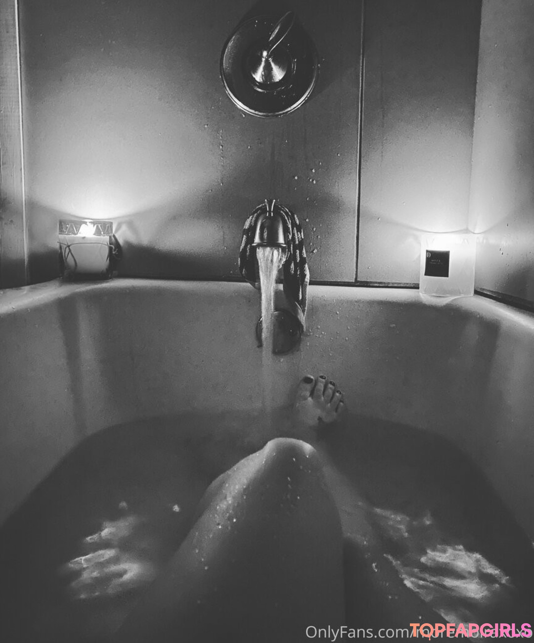 Foto desnuda filtrada de OnlyFans de Moremoiraxoxo #42 Foto desnuda filtrada de OnlyFans de Moremoiraxoxo #42