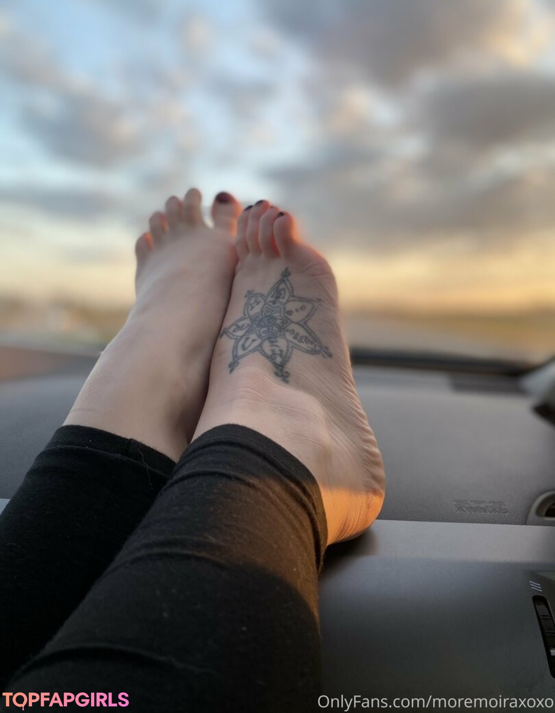 Foto desnuda filtrada de OnlyFans de Moremoiraxoxo #82 Foto desnuda filtrada de OnlyFans de Moremoiraxoxo #82