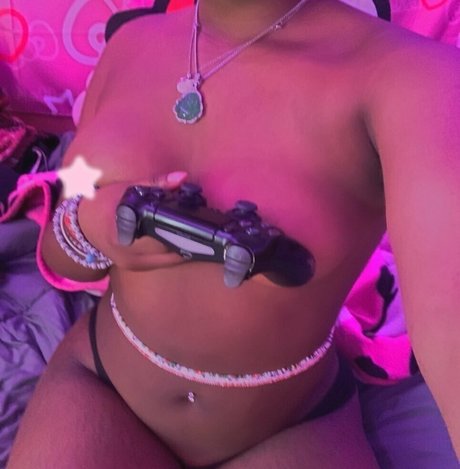 Foto desnuda filtrada de OnlyFans de Softiebunz