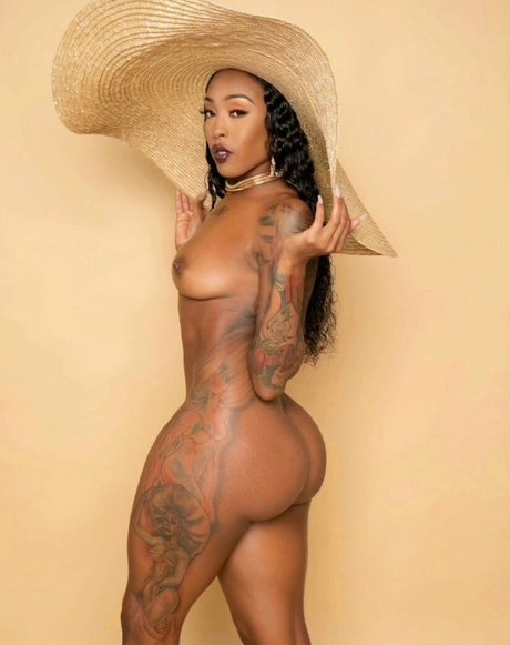 Foto desnuda filtrada de OnlyFans de Nikita Knight