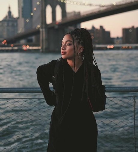Kiana Lede