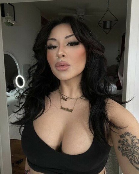 Foto desnuda filtrada de OnlyFans de Scarlettviv