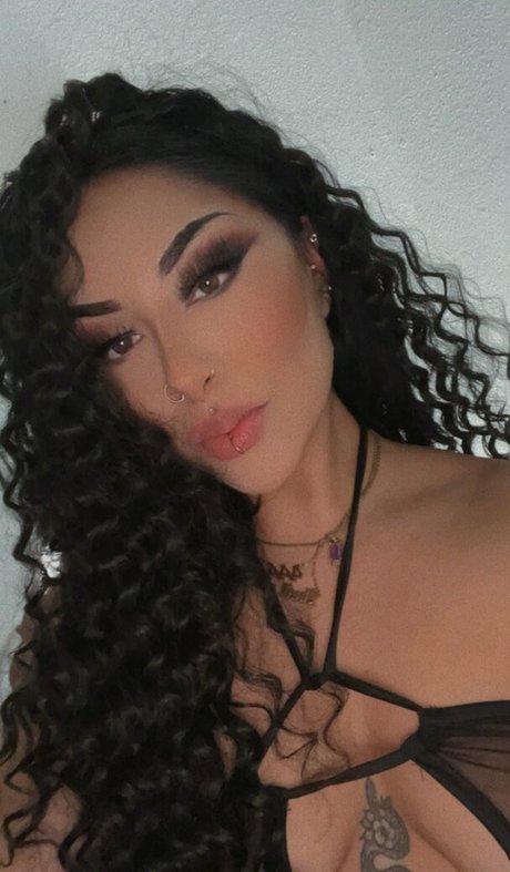 Foto desnuda filtrada de OnlyFans de Scarlettviv