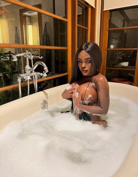 Foto desnuda filtrada de OnlyFans de Africangonwild