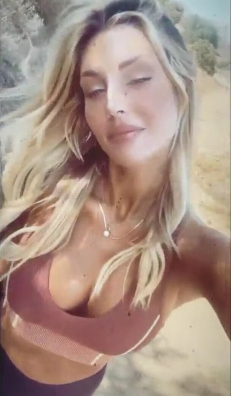 Foto desnuda filtrada de OnlyFans de Charliepaigejay