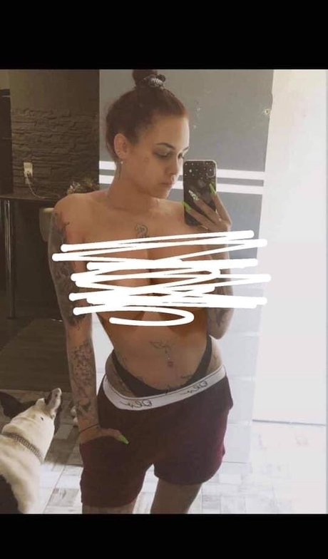 Foto desnuda filtrada de OnlyFans de Lili Laskai