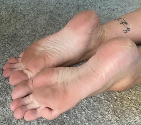 Foto desnuda filtrada de OnlyFans de Callyfeet33
