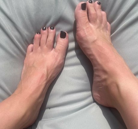 Callyfeet33