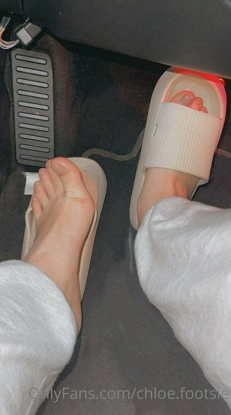 Kayla.footsie