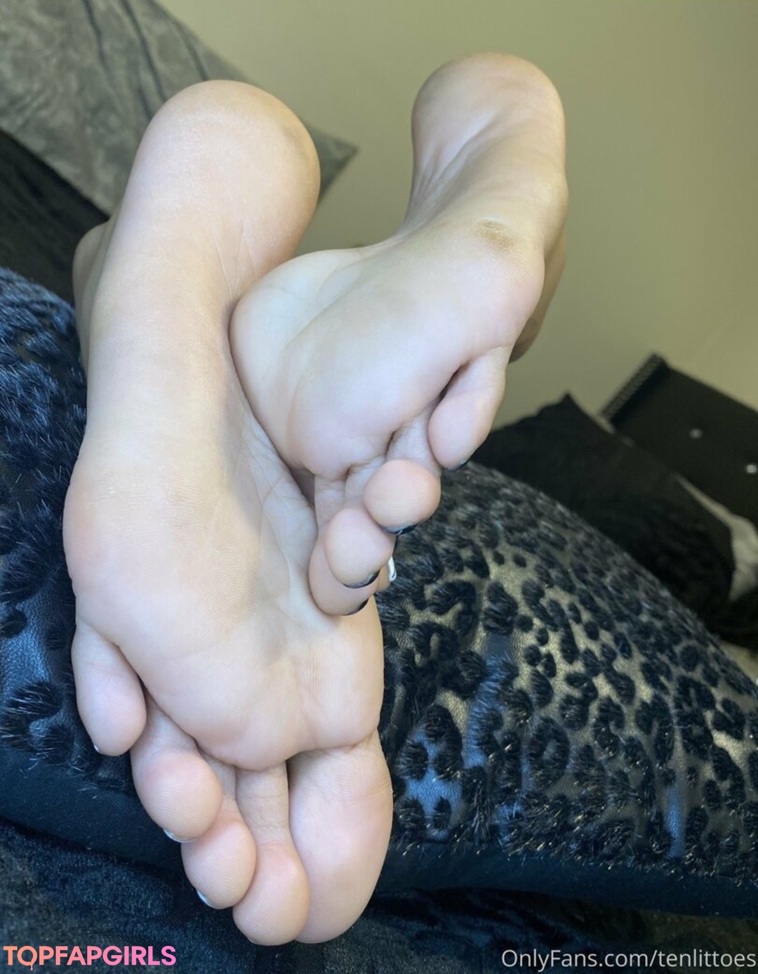 Foto desnuda filtrada de OnlyFans de Tenlittoes #11 Foto desnuda filtrada de OnlyFans de Tenlittoes #11